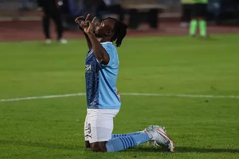 بيراميدز يعلن استدعاء فيستون ماييلي لمنتخب الكونغو الديمقراطية